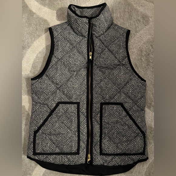 GUC J. Crew Factory Excursion Puffy Sweater Vest in Herringbone Size XS - Picture 2 of 4